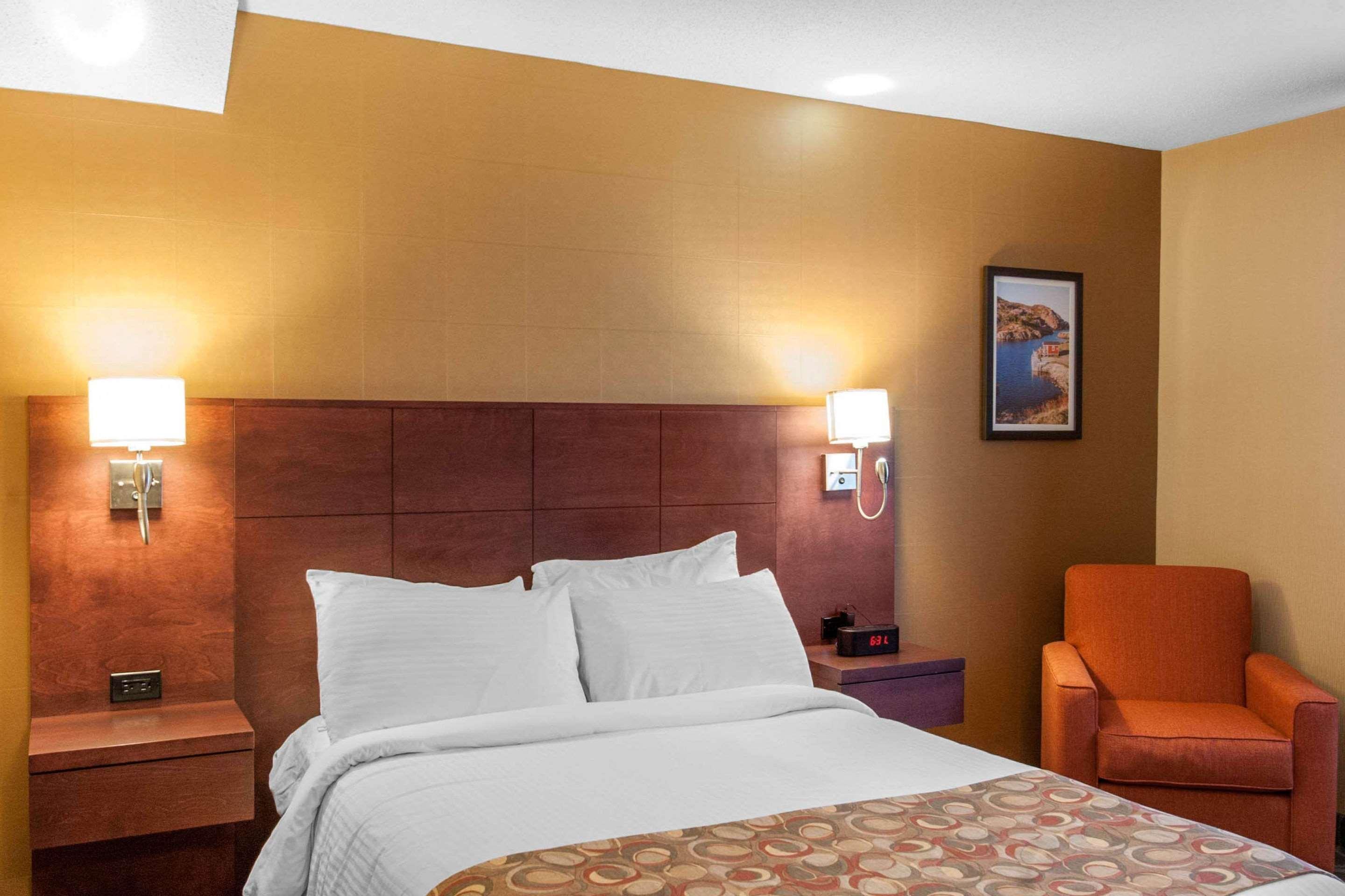 Quality Hotel & Suites Гандер Екстериор снимка